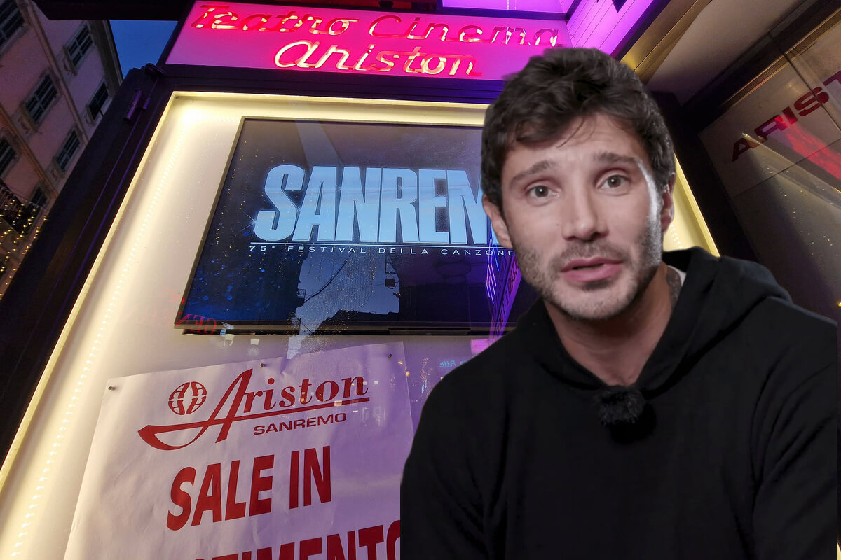 Stefano De Martino davanti a un cartello “lavori in corso Sanremo” in un collage simbolico che rappresenta la preparazione del Festival di Sanremo 2027.